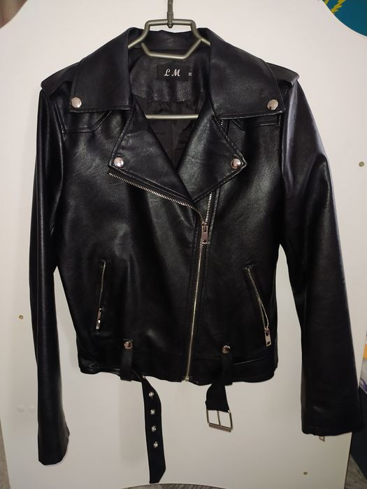 Продам платье, кожанку, тройку