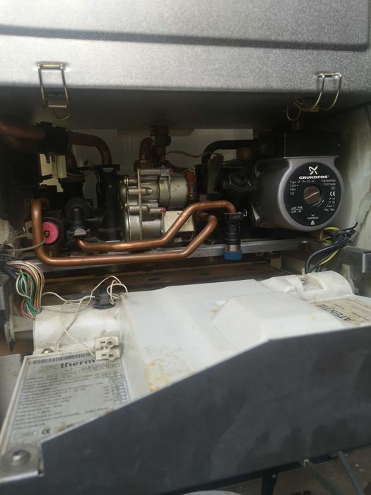 Vând centrală termică gaz Protherm Lynx 24 kw