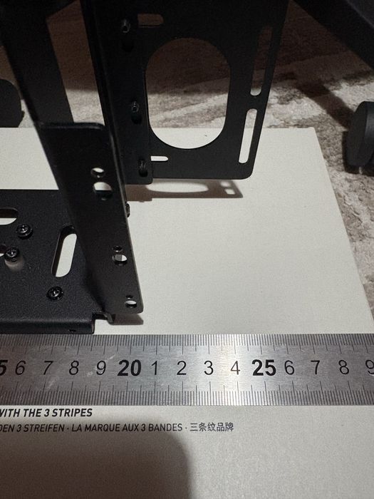 Комплект за вертикален монтаж на видео карта.