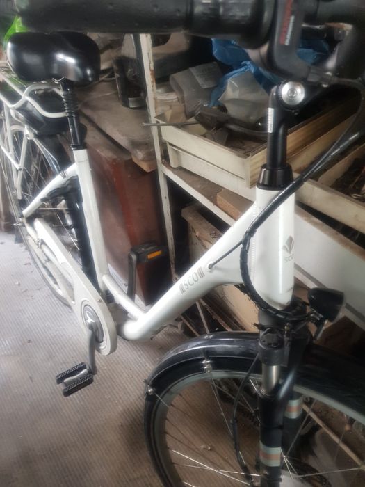 Bicicleta electrica  din aluminiu roti pe 28