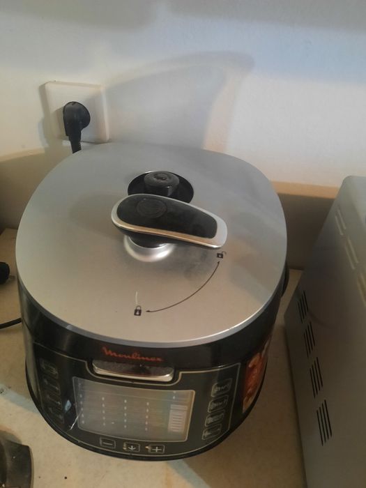 Мультиварка новая скороварка.