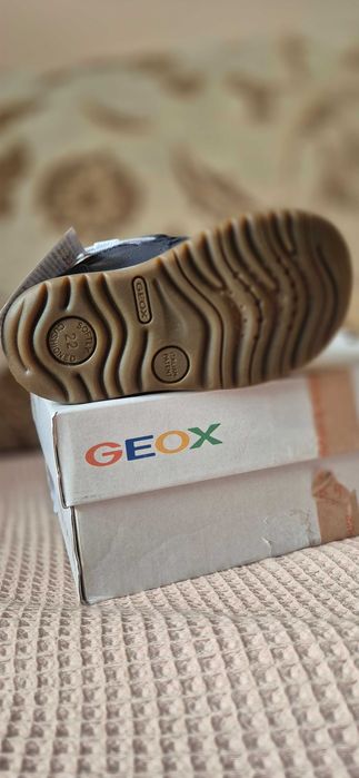 Нови боти Geox, модел B Macchia Boy, за прохождане.