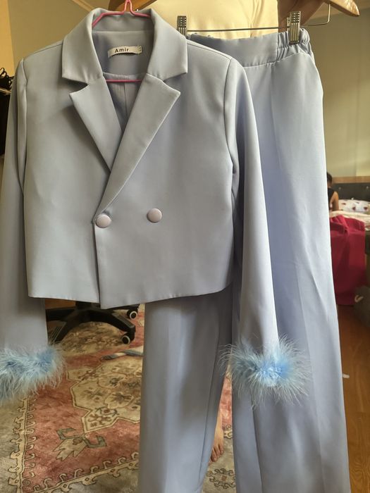 Одежда костюм двойка. Цвет голубой.