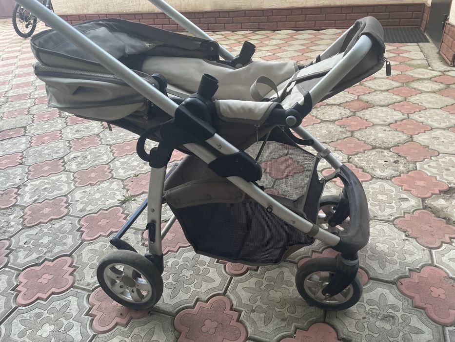 Коляска отличная качественная