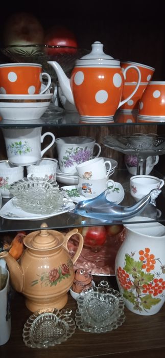 Сервиз чайный на 6 персон в горошек,Тарелки новые Советские 7т сум/ шт