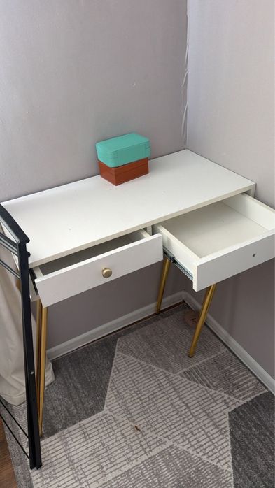 Туалетный столик новый