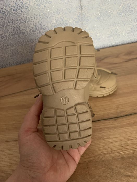 Продам детские ботинки демисезон