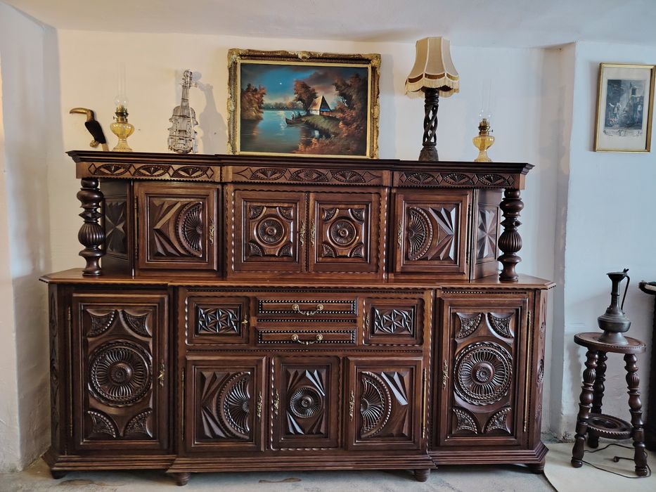 Mobilier din lemn masiv vintage, comodă, bufet , biblioteca
