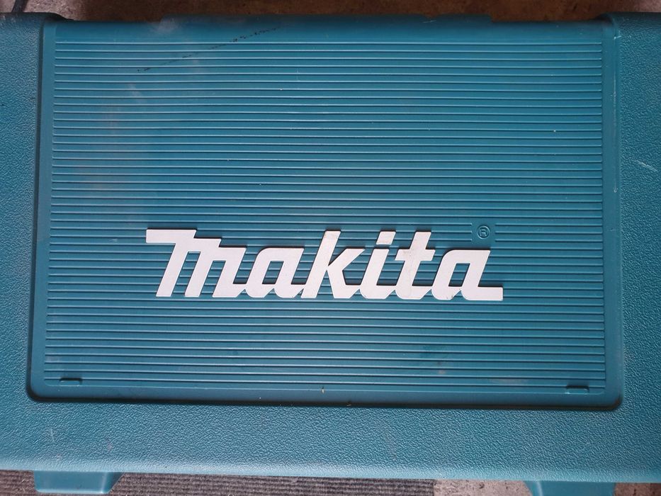 Makita DDF453 шуруповёрт 18 В.