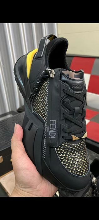 Кроссовки  новые