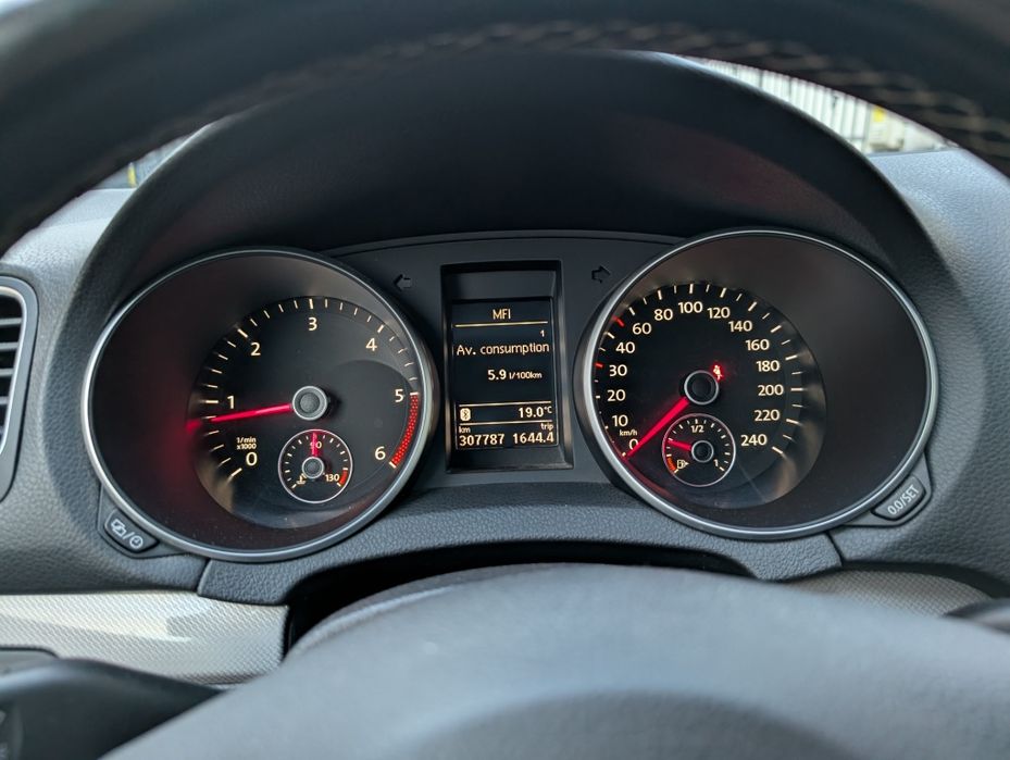 Volkswagen Golf 6 1.6 TDI - 2012