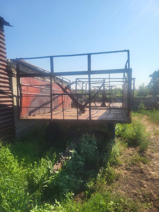 Продам или обменяю трактор Т40, прицепы.
