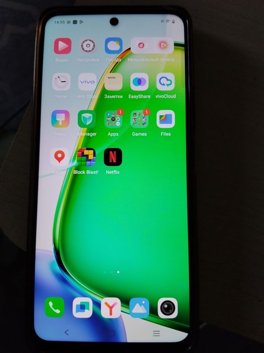 Продам телефон vivo Y28.