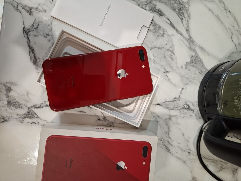 Продам Apple iPhone 8 Plus, 64 Gb.