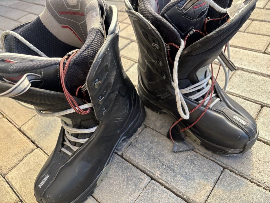 Сноуборд с креплениями + костюм + ботинки