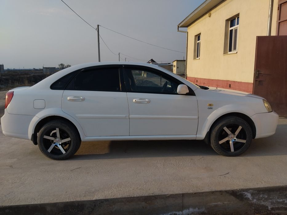 Lacetti sotiladi yoki cobaltga barter