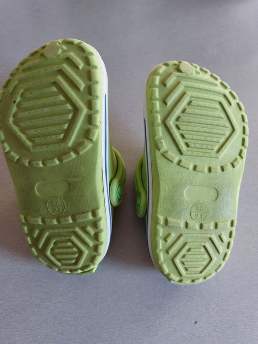 Пантофи и джапанки