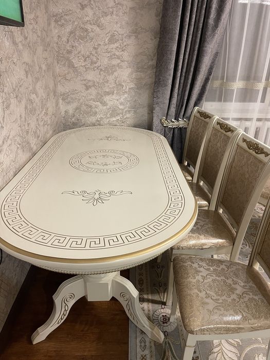 Гостевой стол и стулья