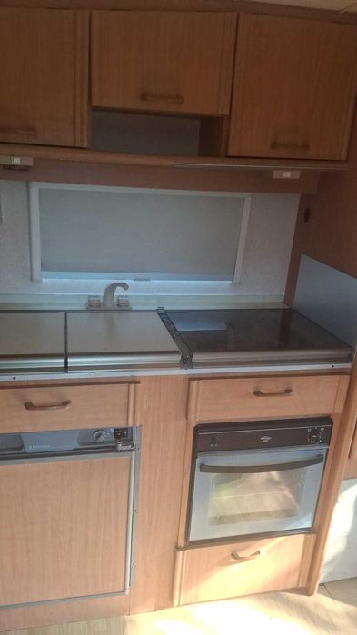 Rulota Adria pentru 4 persoane mobilata si utilata