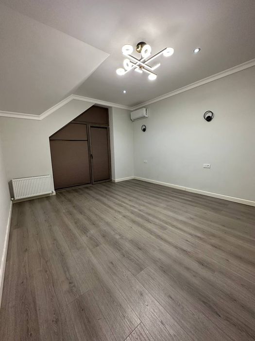 Сдаётся Дом под Офис 300м2 орн- метро БЙИ ул.Шастри, Бек кафе(N115)