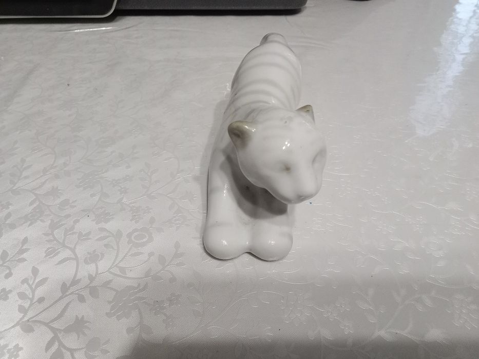 Сувенир ,фарфор .