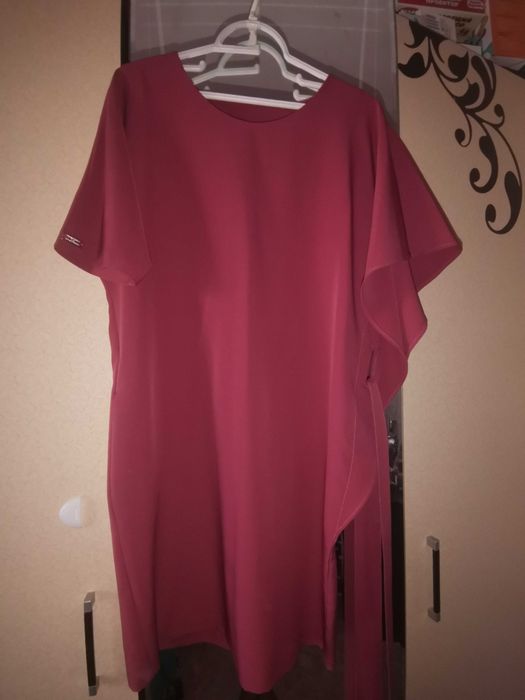 Продам женские платья