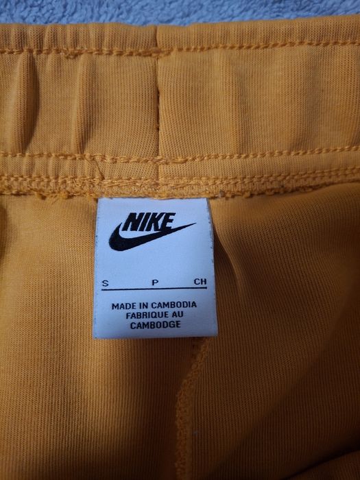 Nike tech fleece (S)