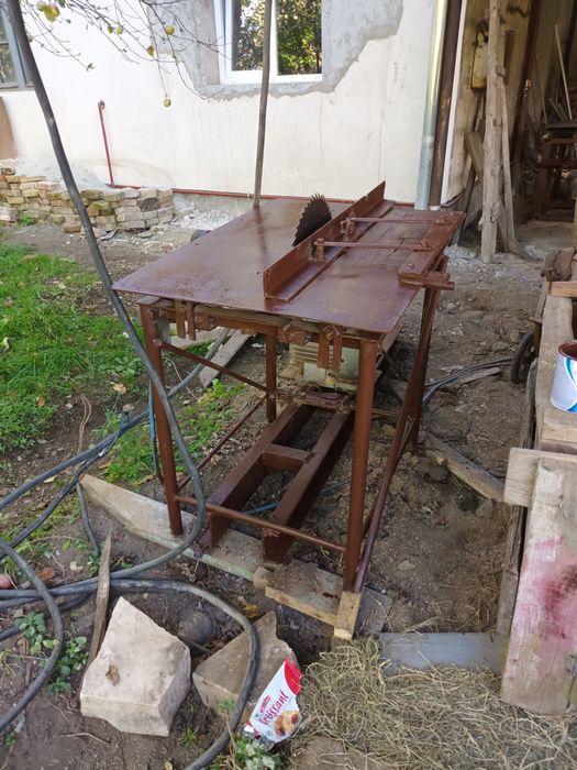 Circular trifazic pentru cherestea și grinzi, robust, cu băilog