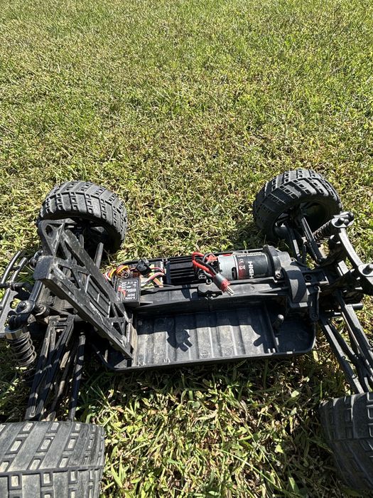 Himoto Bowie RC количка 4x4 – отлично състояние