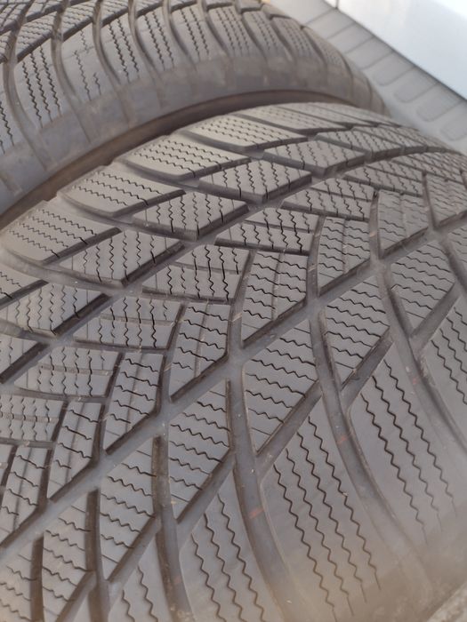 Перфектни 2бр.255/50/18 Bridgestone dot3521