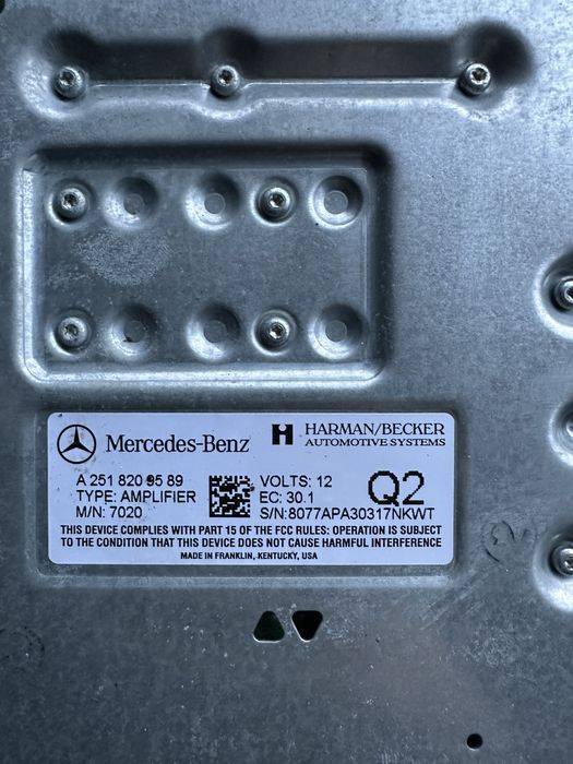 Аудио усилвател Mercedes ML W164 Harman