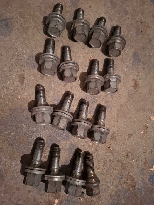 Гуми 215/55 R16,Щора,Болтове