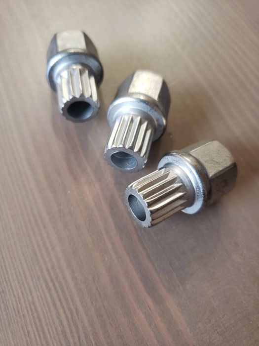 Секретен болт ключ за BMW E46, E90 и др.