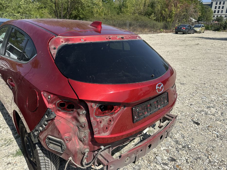 Врата багажник за Мазда 3 хечбег след 2013г.!