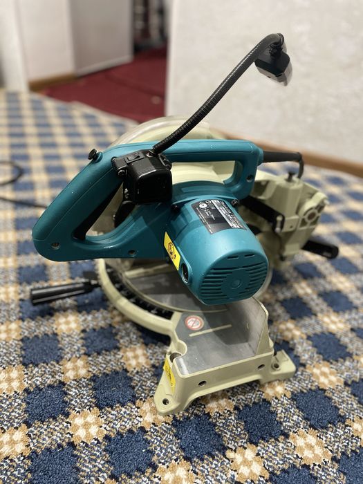 Торцовка бу пила макита LS1040F