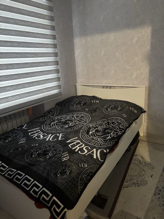 Продаю спальный гарнитур