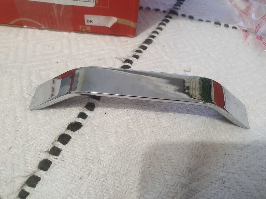 Дръжки за  шкафове на кухня