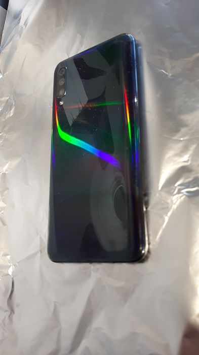 Samsung A 50 holati yaxshi karobka bor