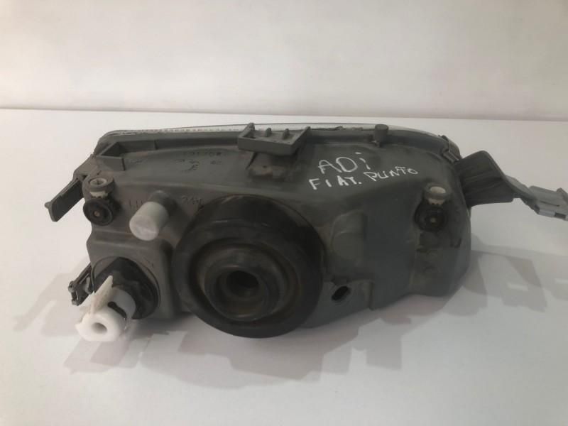 Far stanga Fiat Punto 176