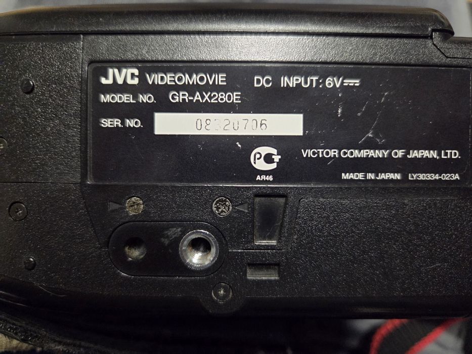 JVC VHS аналогова камера модел GR-AX280E с аксесоари
