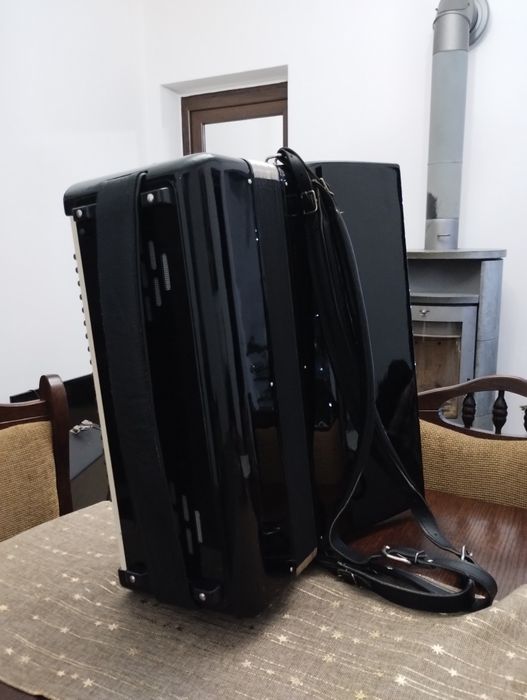 Acordeon  Delicia Choral 23,120 Bași, 7 Registre + 5Registre