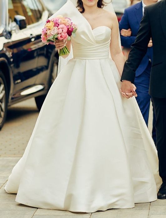 Rochie mireasă stil prințesă si crinolina