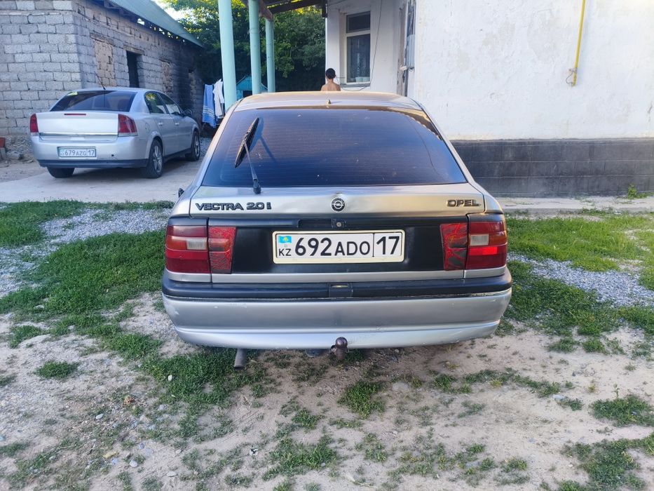Опель вектра а  1993