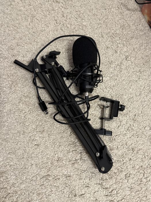 Microfon Trust GXT 252+ Emita Plus cu suport birou