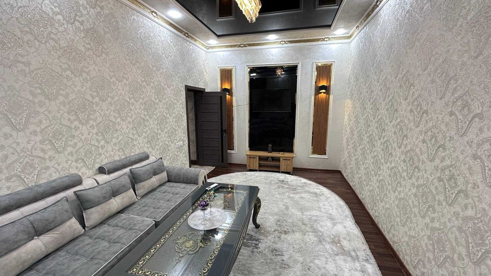 2 хона килинган+подвалиниям уй килган квартира сотилади 5 микрн