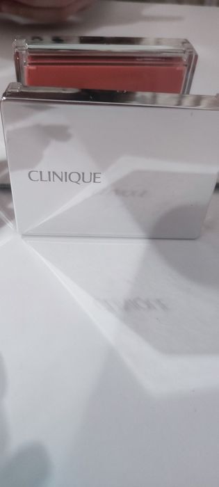 Руж за лице на Clinique