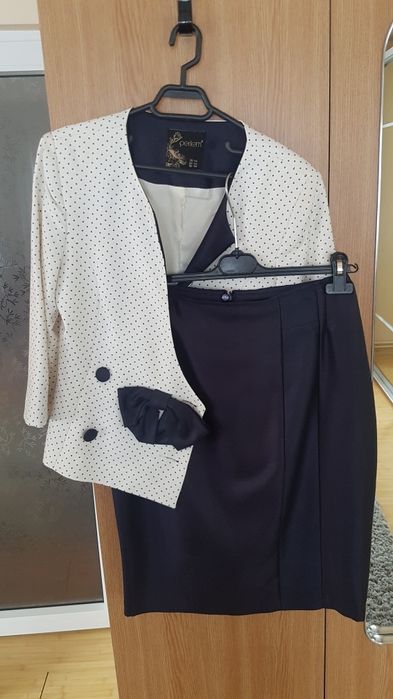 Costum deosebit,bleumarin