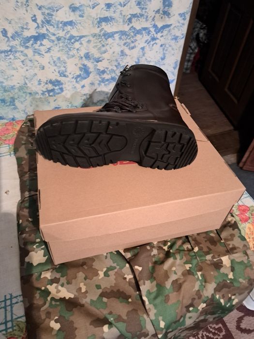 Bocanci armată mărimea 26,5
