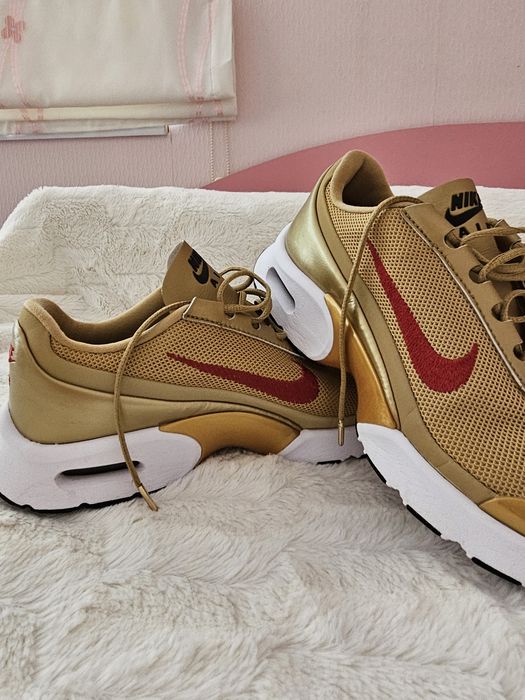 Дамски маратонки Nike