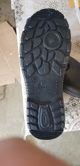Bocanci nr43, pantofi cu protecție nr38, nr42.